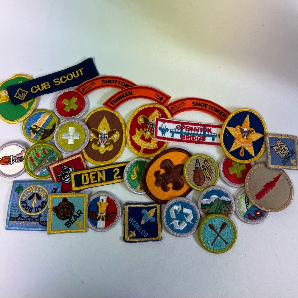 30 Small Scouts Club Patches